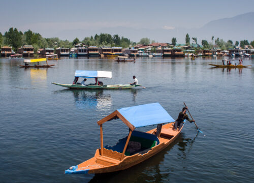 Kashmir Houseboat Stay & Shikara Rides: Ultimate Guide to Dal & Nigeen Lakes