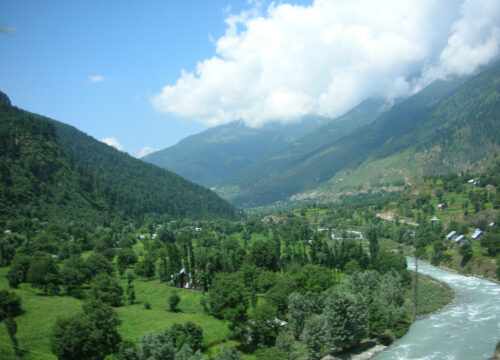 Kashmir Shopping Guide: Handicrafts, Pashmina Shawls, Carpets & Souvenir Bazaars