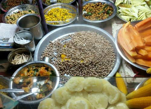 Flavours of Kashmir: Wazwan Feasts, Street Food & Culinary Travel Tips